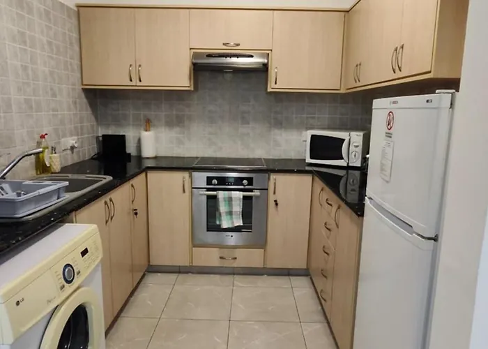 アパート Queens Gardens 104