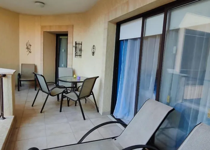 Queens Gardens 104 * パ フォス