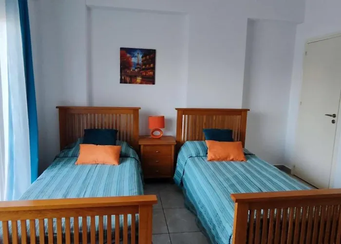 Queens Gardens 104 パ フォス