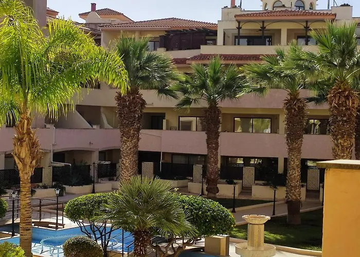 Queens Gardens 104 アパート