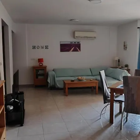 Queens Gardens 104 公寓 Paphos